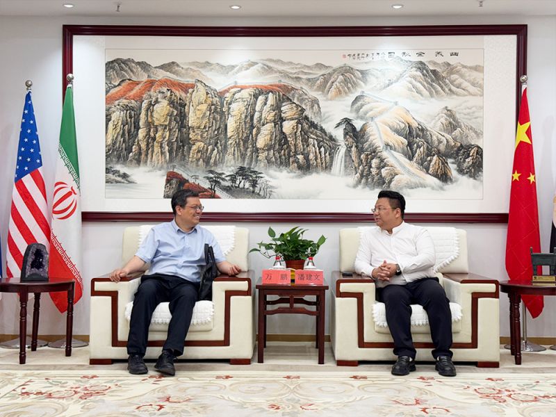 深化产学研融合｜红旗区委常委、组织部部长万鹏，区人社局局长许娟一行赴开云网页版·官方版在线调研人才建设工作